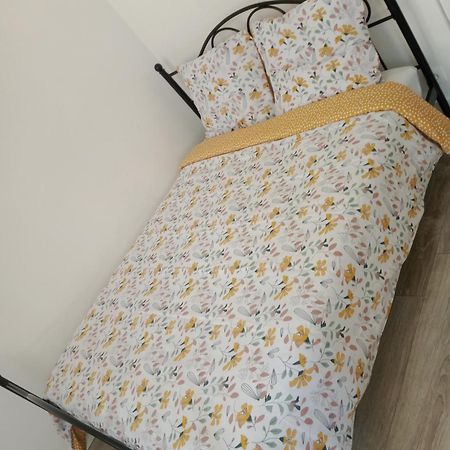 Joli Daire Clichy Dış mekan fotoğraf